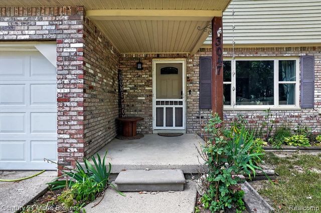 3047 Courtesy Drive, Flint, MI 48506