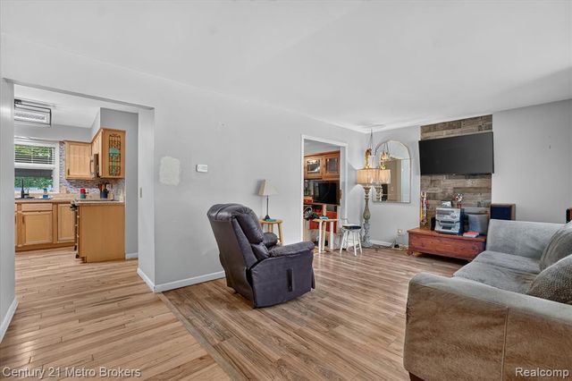 3047 Courtesy Drive, Flint, MI 48506