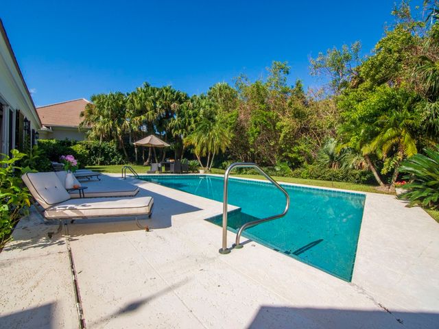 100 River Oak Lane, Indian River Shores, FL 32963