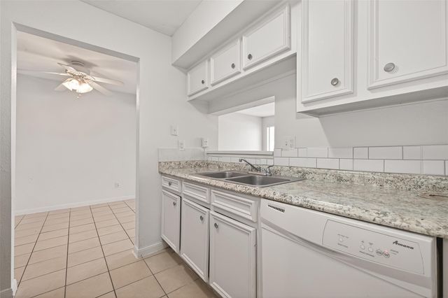 12519 Ashford Meadow Drive B, Houston, TX 77082