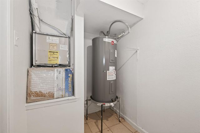 12519 Ashford Meadow Drive B, Houston, TX 77082