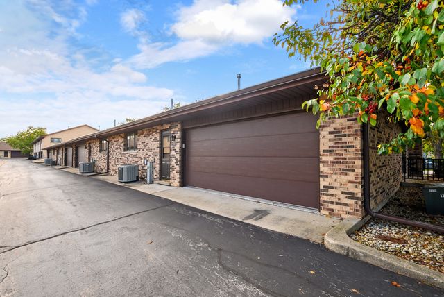 8316 ASHLEY Lane 1272, Tinley Park, IL 60477