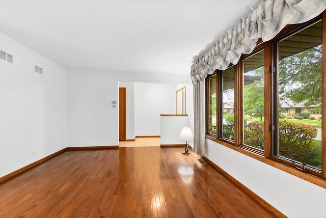 8316 ASHLEY Lane 1272, Tinley Park, IL 60477
