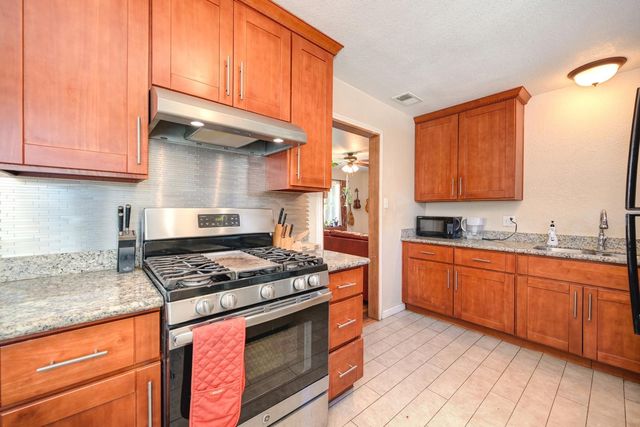2660 23rd Ave, Sacramento, CA 95820