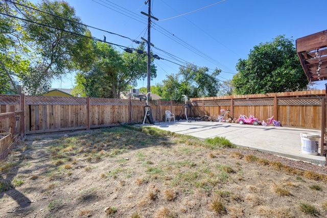 2660 23rd Ave, Sacramento, CA 95820