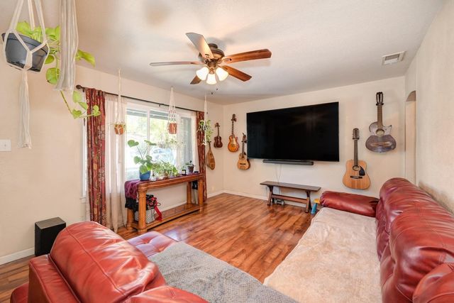 2660 23rd Ave, Sacramento, CA 95820