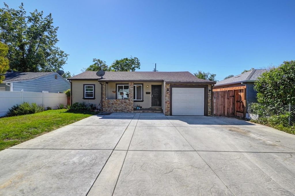 2660 23rd Ave, Sacramento, CA 95820