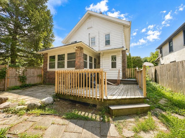 325 Camlin Avenue, Rockford, IL 61103