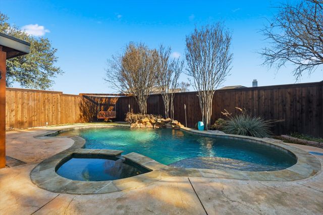 4148 Gardner Drive, The Colony, TX 75056