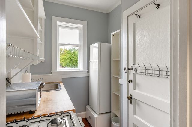 10 Dana St 309, Cambridge, MA 02138