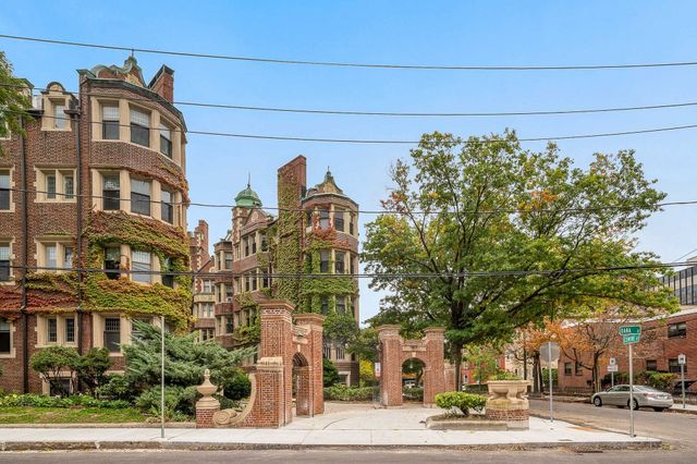 10 Dana St 309, Cambridge, MA 02138