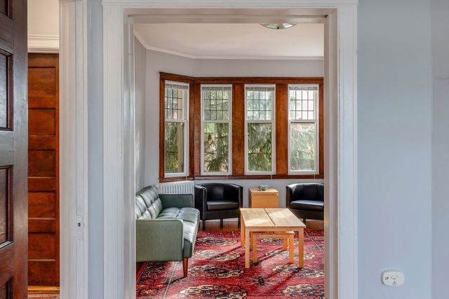 10 Dana St 309, Cambridge, MA 02138