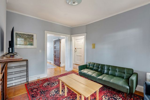 10 Dana St 309, Cambridge, MA 02138
