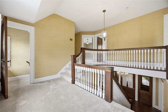 545 Knollwood Drive SE, Cedar Rapids, IA 52403