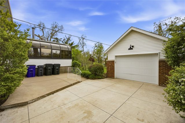 545 Knollwood Drive SE, Cedar Rapids, IA 52403