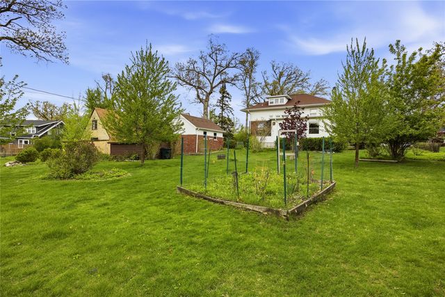 545 Knollwood Drive SE, Cedar Rapids, IA 52403