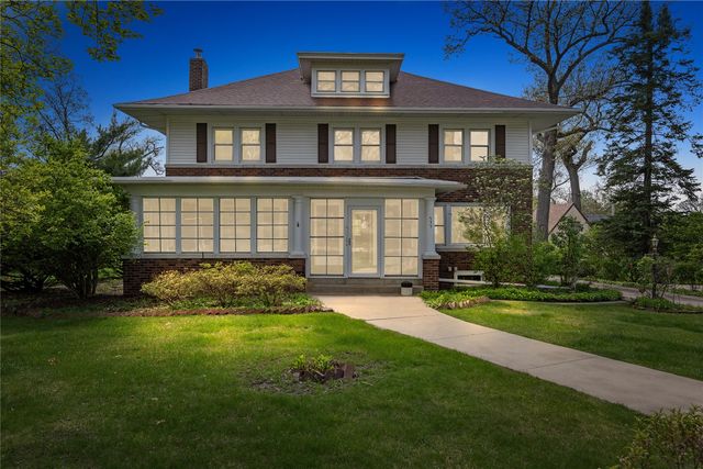 545 Knollwood Drive SE, Cedar Rapids, IA 52403