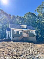 1050 Promise Land Rd, Charlotte, TN 37036