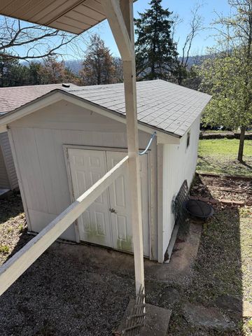 800 Compton Ridge Road, Branson, MO 65616