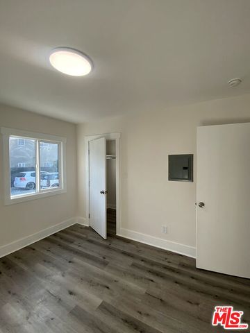 5528 Franklin Avenue, Los Angeles, CA 90027