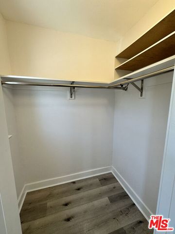 5528 Franklin Avenue, Los Angeles, CA 90027