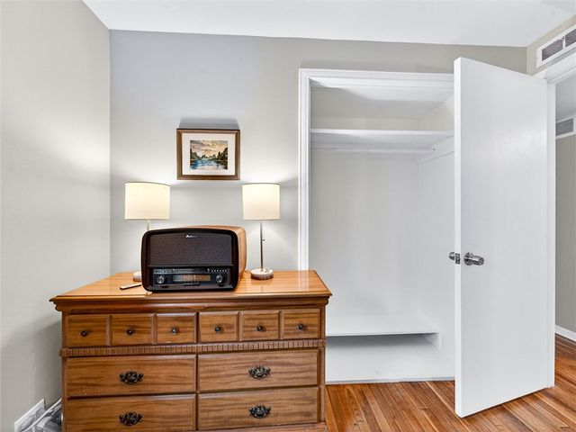 22 Mac Arthur Road, Greece, NY 14615