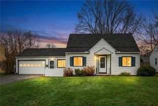 22 Mac Arthur Road, Greece, NY 14615