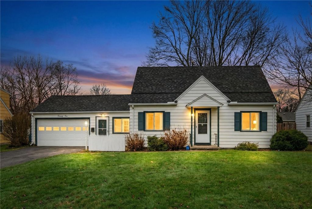 22 Mac Arthur Road, Greece, NY 14615