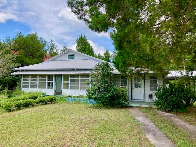 17 Nowling Drive, Defuniak Springs, FL 32433