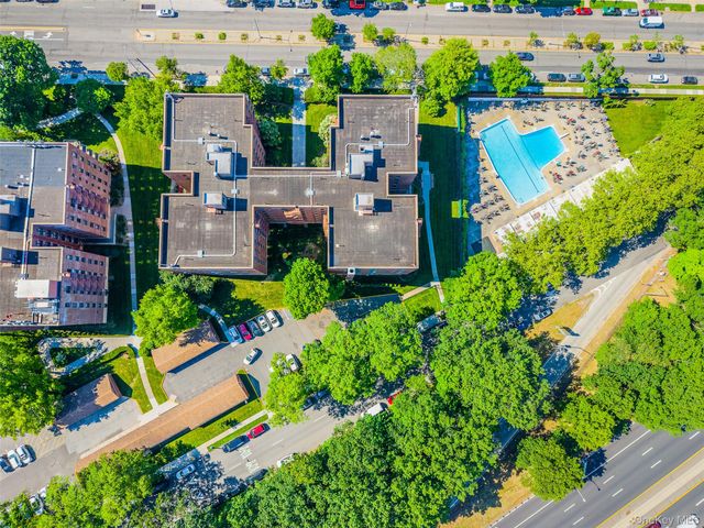 226-26 Union Turnpike 5J, Oakland Gardens, NY 11364
