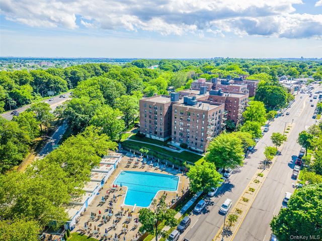 226-26 Union Turnpike 5J, Oakland Gardens, NY 11364