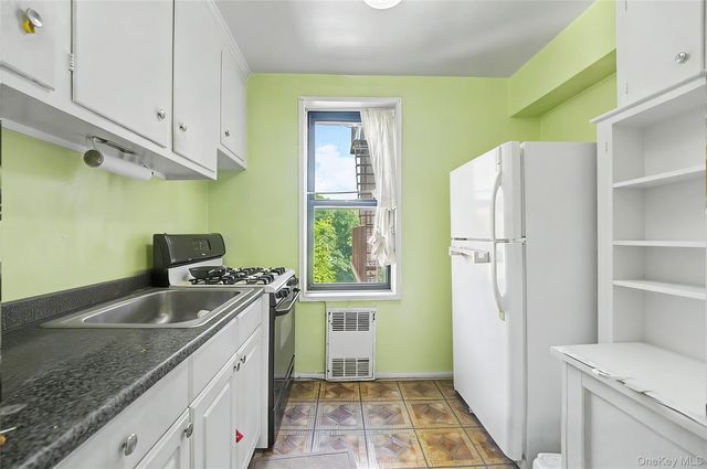 226-26 Union Turnpike 5J, Oakland Gardens, NY 11364