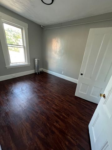 64 Hollis 7, Framingham, MA 01702