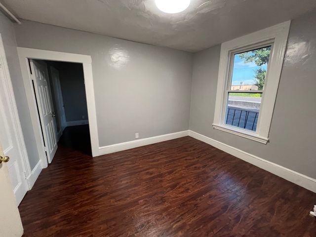 64 Hollis 7, Framingham, MA 01702
