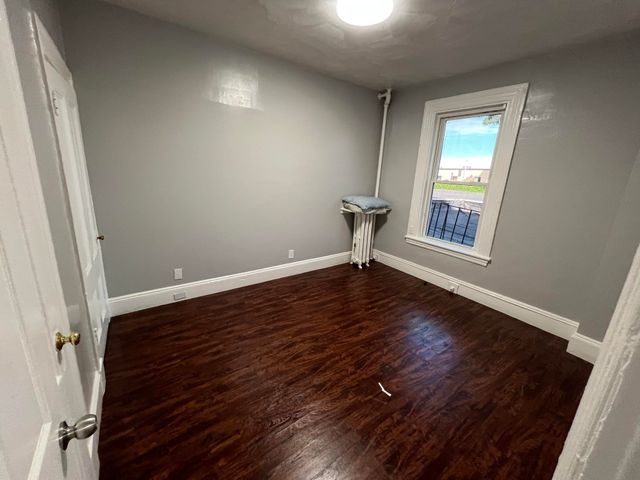 64 Hollis 7, Framingham, MA 01702
