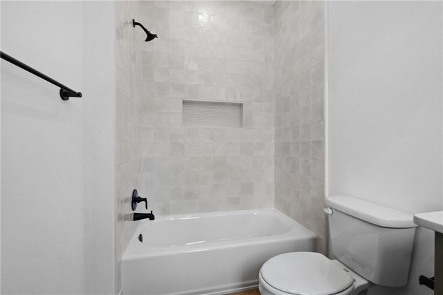 576 S Willow Avenue 2, Fayetteville, AR 72701