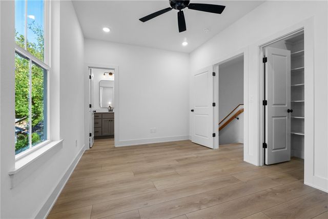 576 S Willow Avenue 2, Fayetteville, AR 72701