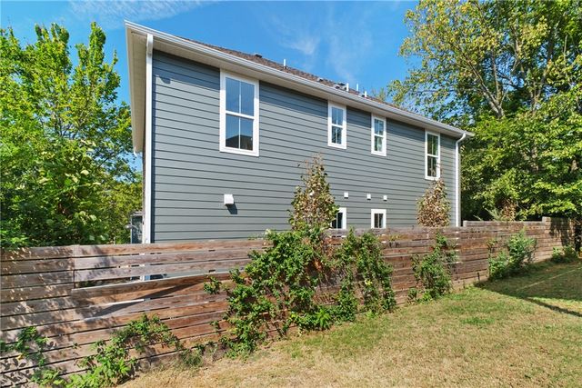 576 S Willow Avenue 2, Fayetteville, AR 72701