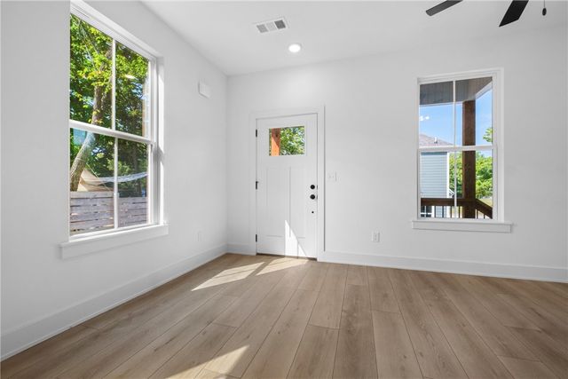 576 S Willow Avenue 2, Fayetteville, AR 72701