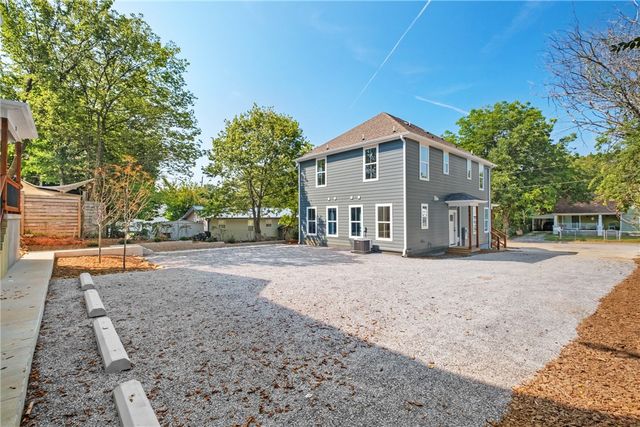 576 S Willow Avenue 2, Fayetteville, AR 72701