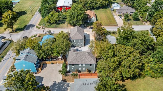 576 S Willow Avenue 2, Fayetteville, AR 72701