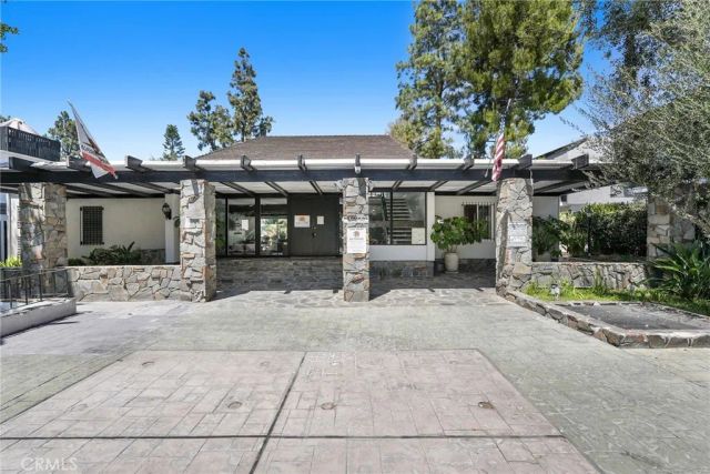 18645 Hatteras St 234, Tarzana, CA 91356