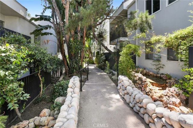18645 Hatteras St 234, Tarzana, CA 91356