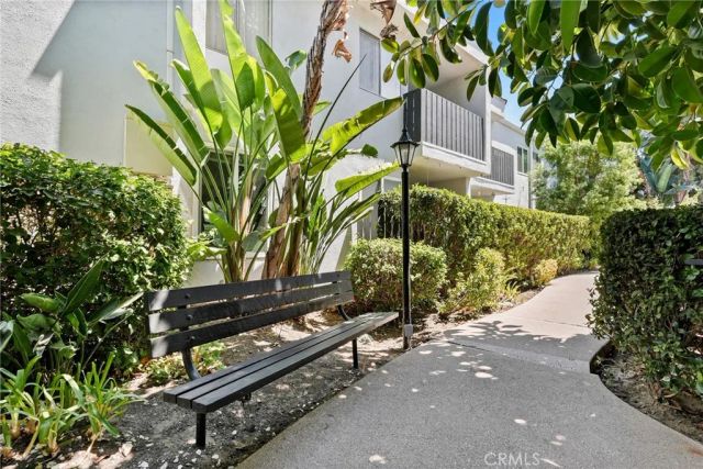 18645 Hatteras St 234, Tarzana, CA 91356