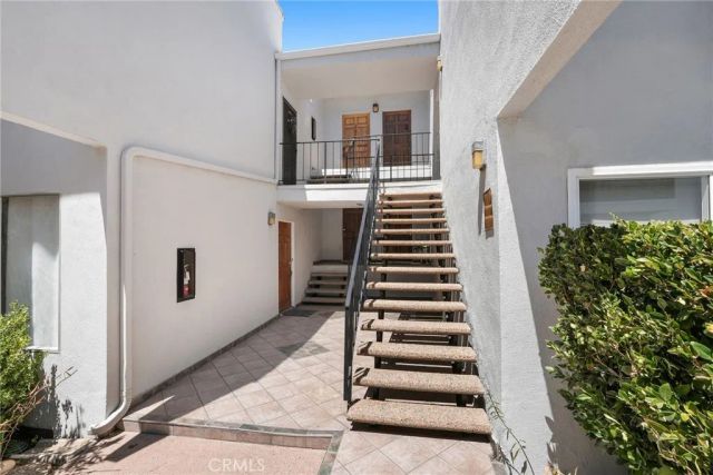 18645 Hatteras St 234, Tarzana, CA 91356