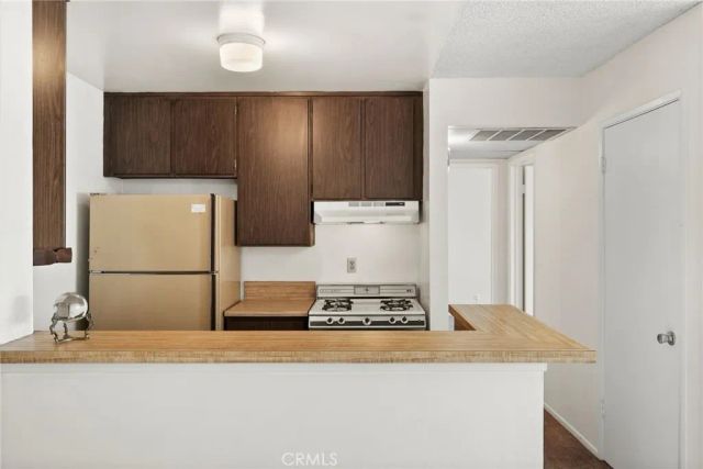 18645 Hatteras St 234, Tarzana, CA 91356