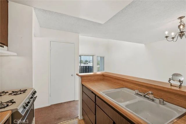 18645 Hatteras St 234, Tarzana, CA 91356