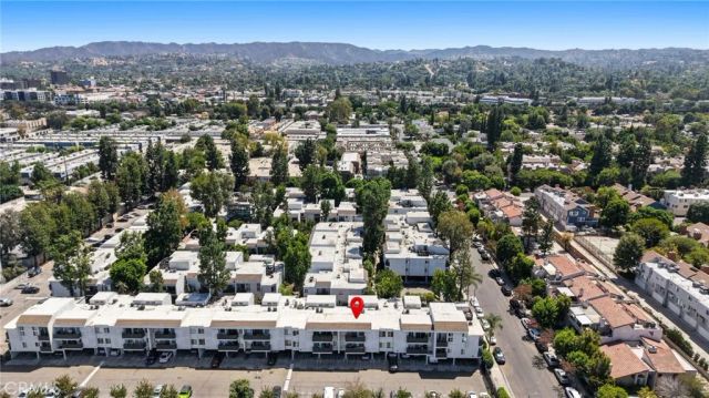 18645 Hatteras St 234, Tarzana, CA 91356