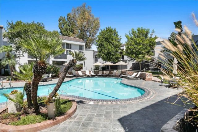 18645 Hatteras St 234, Tarzana, CA 91356