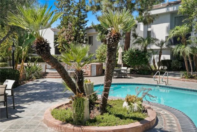 18645 Hatteras St 234, Tarzana, CA 91356